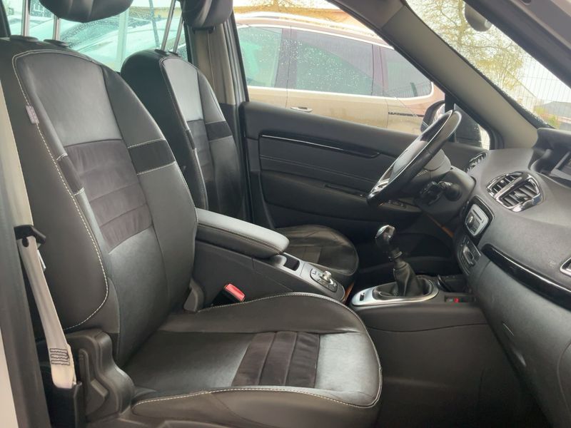 Renault Scenic 1.2 TCe Energy BOSE Edition 2016 – снимка 16
