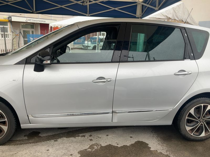 Renault Scenic 1.2 TCe Energy BOSE Edition 2016 – снимка 4