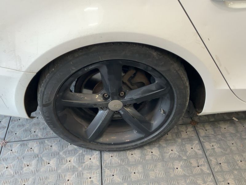 Audi A4 2.0 TDI S line Sportpaket plus 2011 – снимка 18