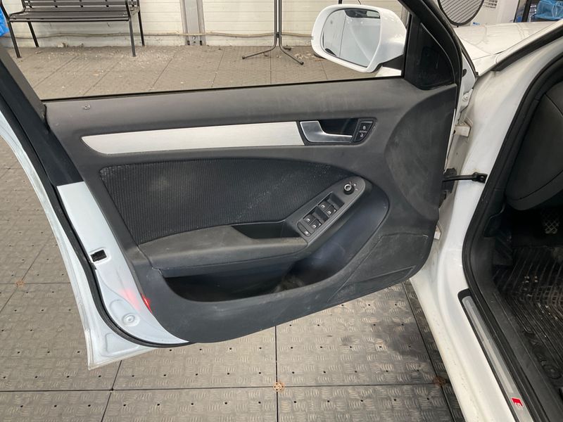 Audi A4 2.0 TDI S line Sportpaket plus 2011 – снимка 39