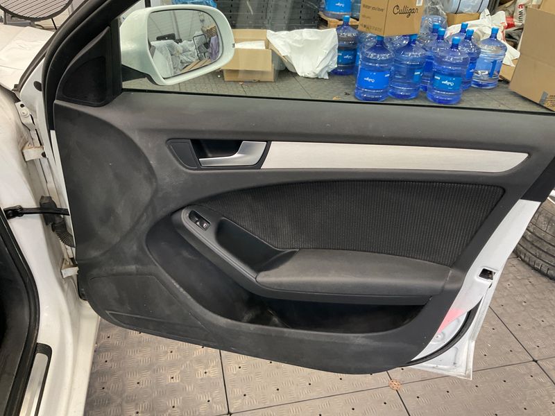 Audi A4 2.0 TDI S line Sportpaket plus 2011 – снимка 44