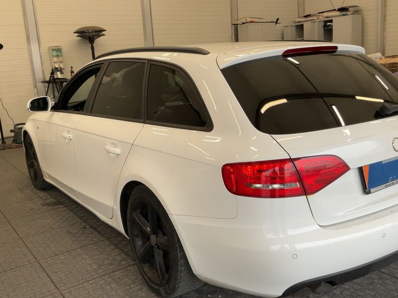Audi A4 2.0 TDI S line Sportpaket plus 2011 – снимка 3