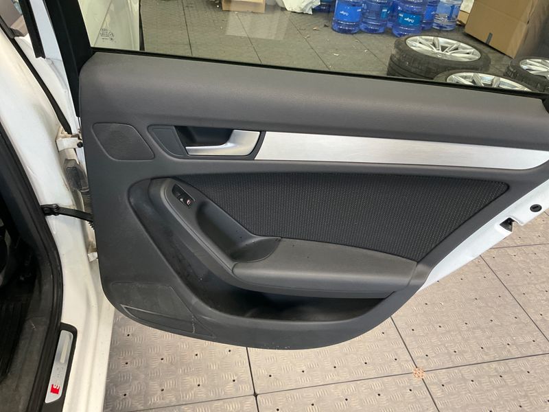 Audi A4 2.0 TDI S line Sportpaket plus 2011 – снимка 43