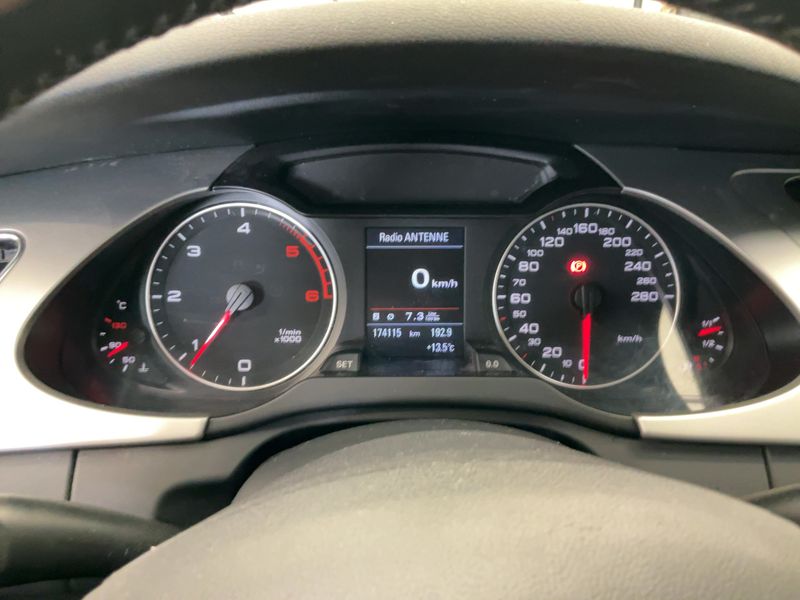 Audi A4 2.0 TDI S line Sportpaket plus 2011 – снимка 13