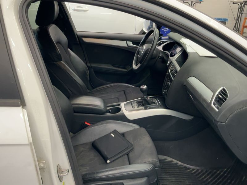 Audi A4 2.0 TDI S line Sportpaket plus 2011 – снимка 11