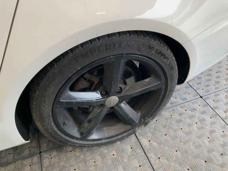 Audi A4 2.0 TDI S line Sportpaket plus 2011 – снимка 17