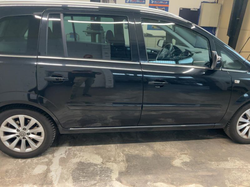 Opel Zafira 1.8 Family Plus 2014 – снимка 10