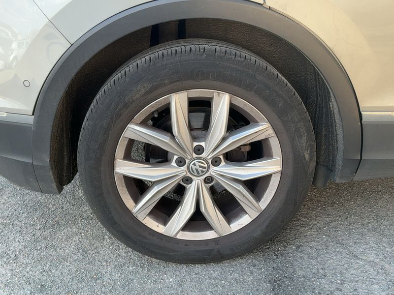 Volkswagen Tiguan 2.0 TDI Carat Exclusive BlueMotion Tech 2018 – снимка 9