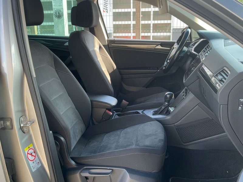 Volkswagen Tiguan 2.0 TDI Carat Exclusive BlueMotion Tech 2018 – снимка 16