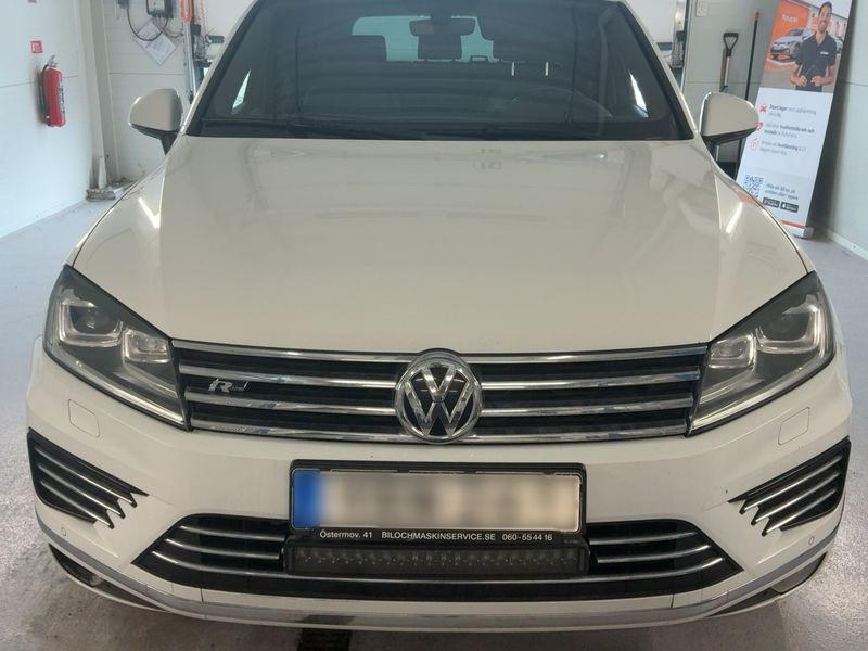 Volkswagen Touareg 3.0 V6 TDI BlueMotion Tech 2017 – снимка 14