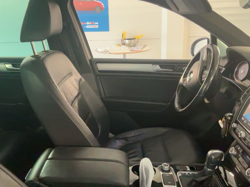 Volkswagen Touareg 3.0 V6 TDI BlueMotion Tech 2017 – снимка 16