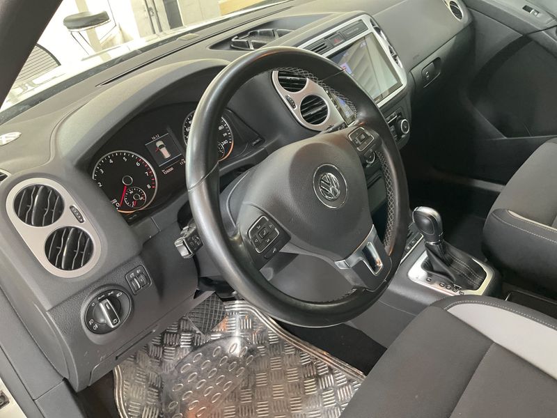 Volkswagen Tiguan 2.0 TSI Life 4Motion 2013 – снимка 21
