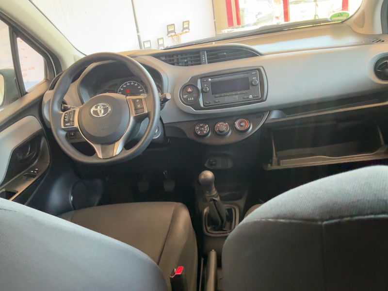 Toyota Yaris 1.0 VVT-i 2017 – снимка 18