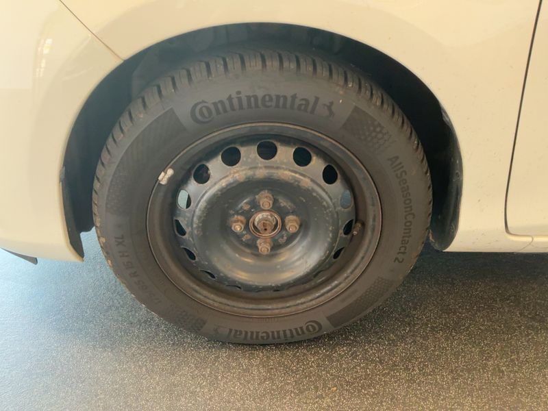 Toyota Yaris 1.0 VVT-i 2017 – снимка 3
