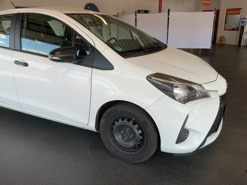 Toyota Yaris 1.0 VVT-i 2017 – снимка 12