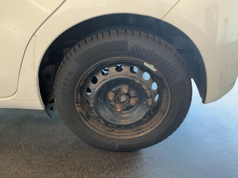 Toyota Yaris 1.0 VVT-i 2017 – снимка 5