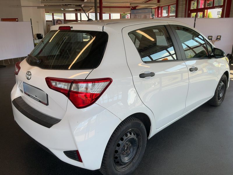 Toyota Yaris 1.0 VVT-i 2017 – снимка 8