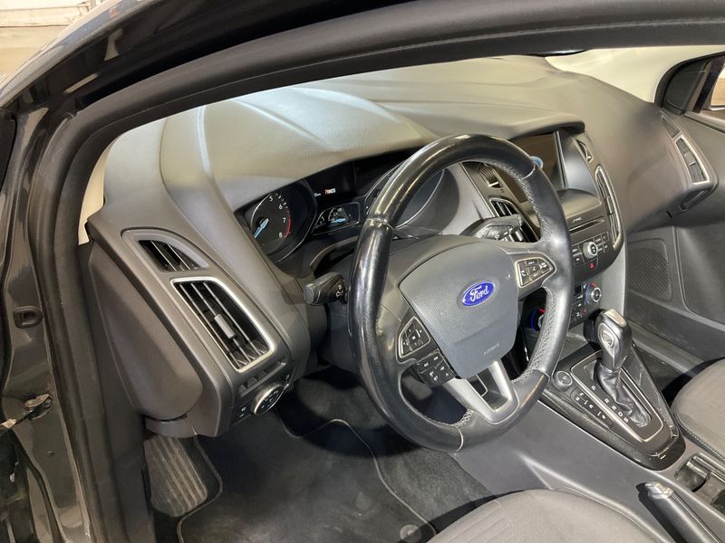 Ford Focus 1.5 EcoBoost Titanium 2018 – снимка 40