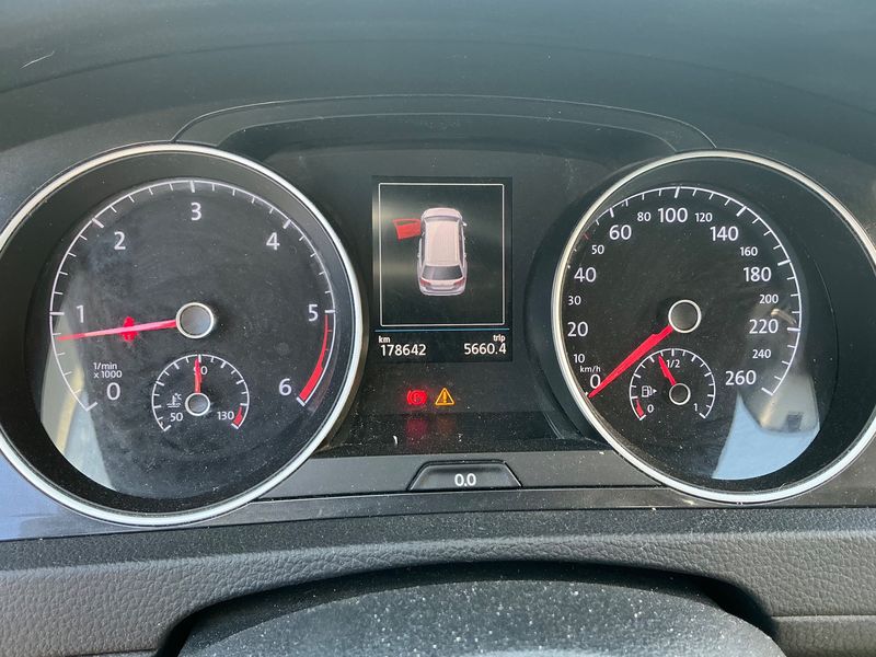 Volkswagen Golf VII 1.6 TDI Advance BlueMotion Tech 2018 – снимка 18