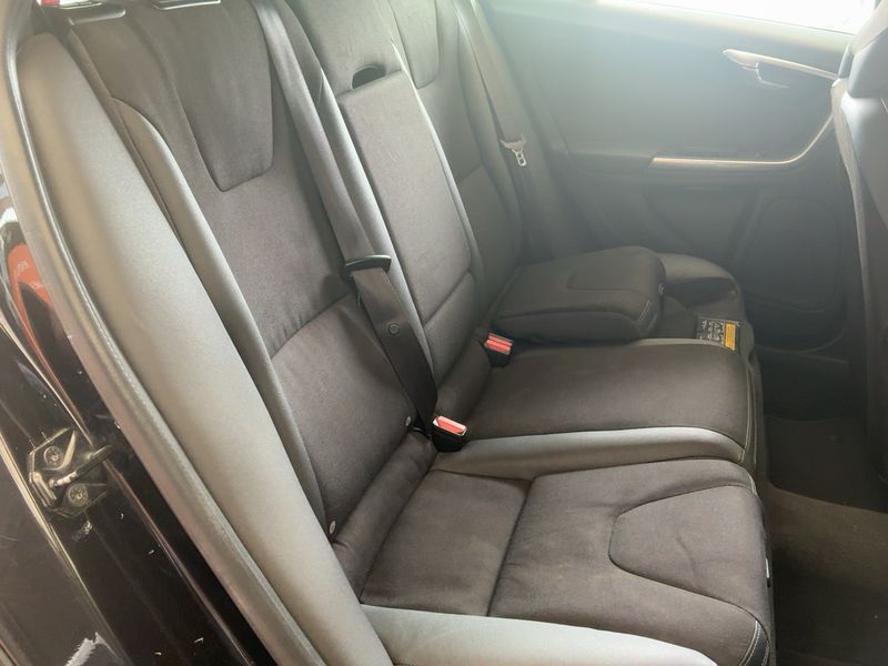 Volvo V60 1.6 D Kinetic 2012 – снимка 19