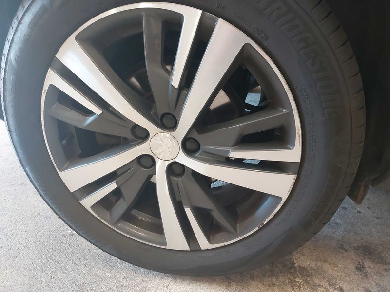 Peugeot 3008 1.5 Blue-HDi Allure Pack 2023 – снимка 25
