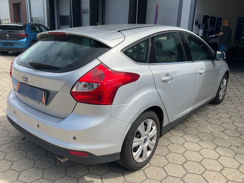 Ford Focus 1.6 EcoBoost Titanium 2011 – снимка 2