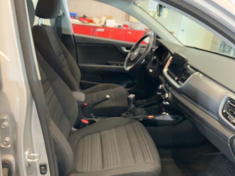 Kia Stonic 1.0 TGDI Silber 2021 – снимка 17