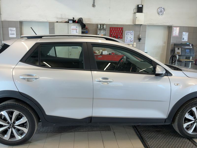Kia Stonic 1.0 TGDI Silber 2021 – снимка 10