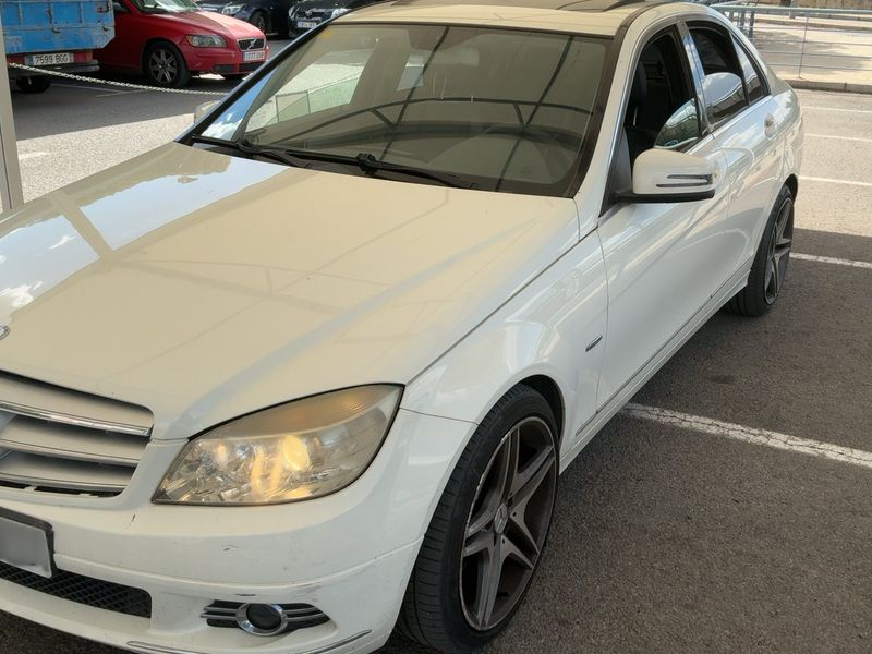 Mercedes-Benz C-Klasse C 200 CDI BlueEfficiency Avantgarde 2009 – снимка 2