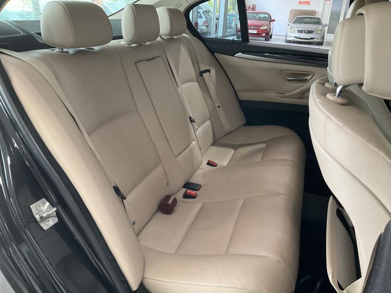 BMW 5er 520d 2011 – снимка 19