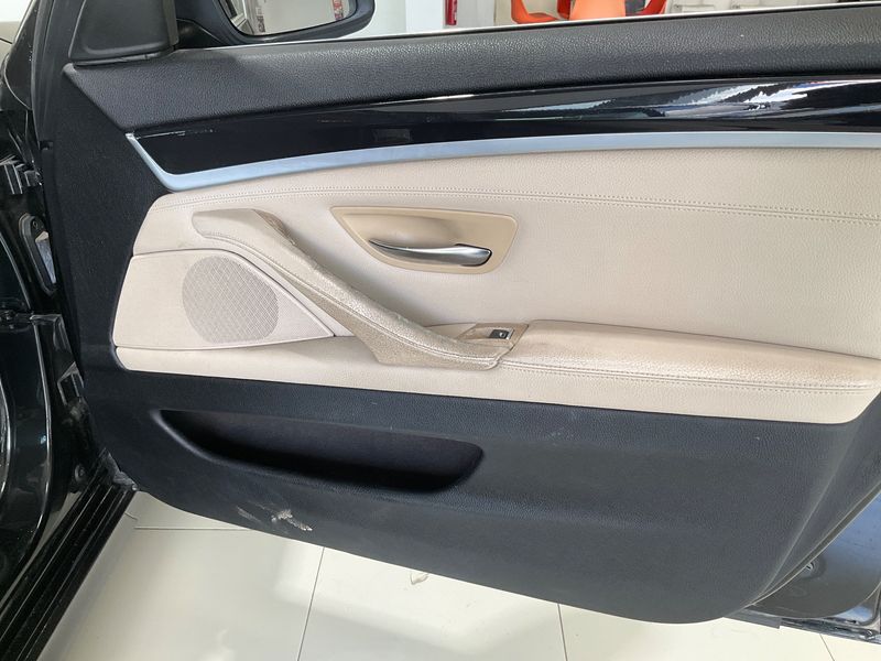 BMW 5er 520d 2011 – снимка 29