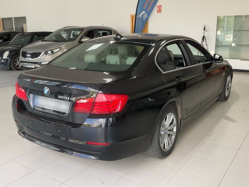 BMW 5er 520d 2011 – снимка 8
