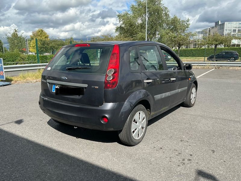 Ford Fiesta 1.4 TDCi Ambiente 2008 – снимка 2
