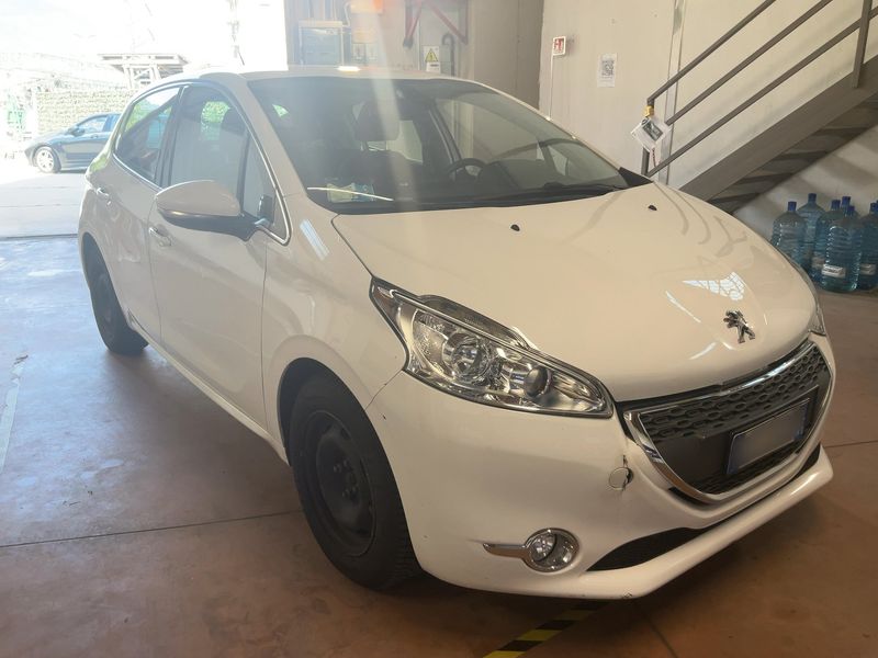 Peugeot 208 1.2 VTi Allure 2014 – снимка 12