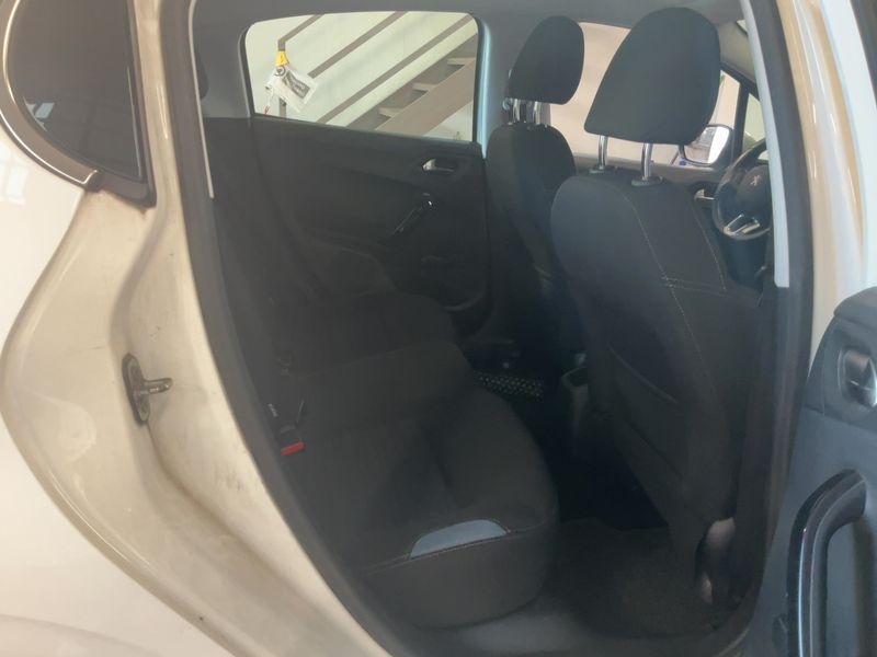 Peugeot 208 1.2 VTi Allure 2014 – снимка 19