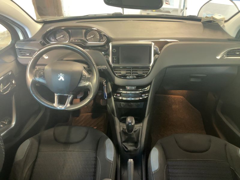 Peugeot 208 1.2 VTi Allure 2014 – снимка 17
