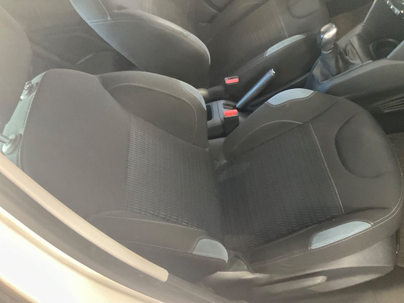 Peugeot 208 1.2 VTi Allure 2014 – снимка 31