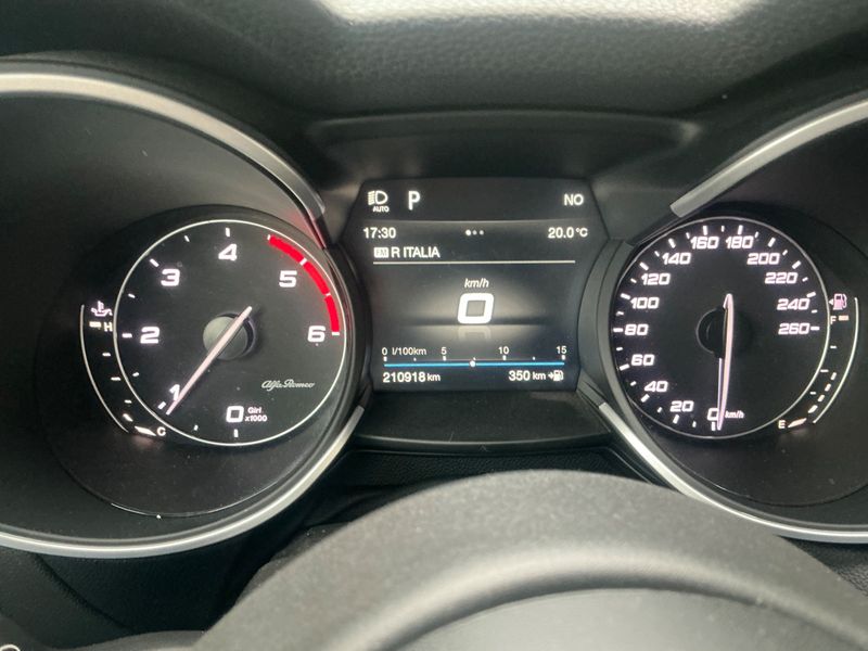 Alfa Romeo Stelvio 2.2 JTDM B-Tech Q4 2019 – снимка 18