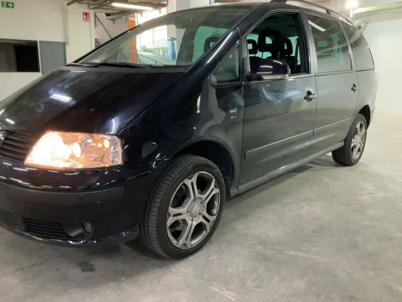 Seat Alhambra 2.0 TDI Sport Plus 2009 – снимка 2