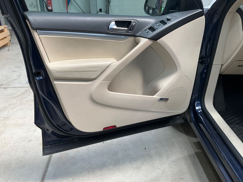 Volkswagen Tiguan 2.0 TDI Sport & Style 4Motion BlueMotion Tech 2015 – снимка 28