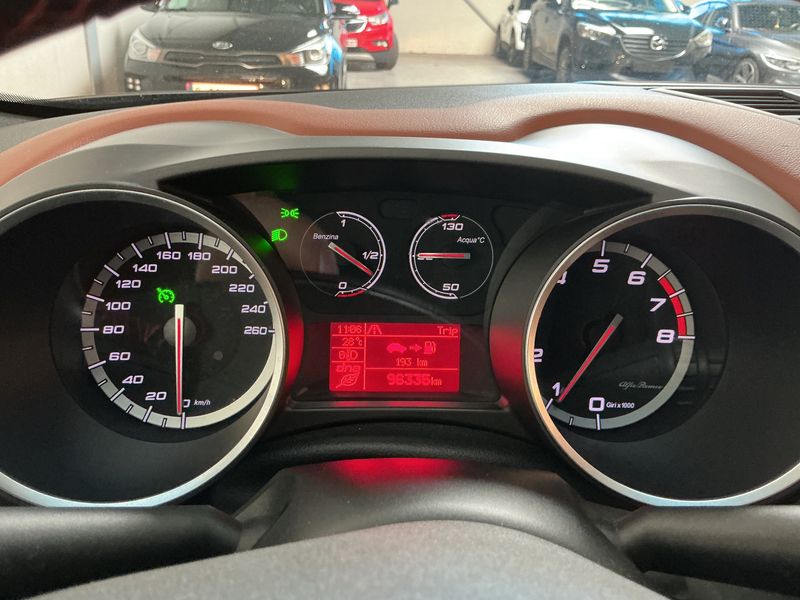 Alfa Romeo Giulietta 1.4 Turbo Turismo 2014 – снимка 18