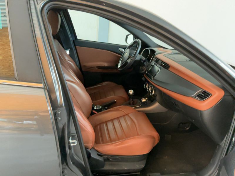 Alfa Romeo Giulietta 1.4 Turbo Turismo 2014 – снимка 16