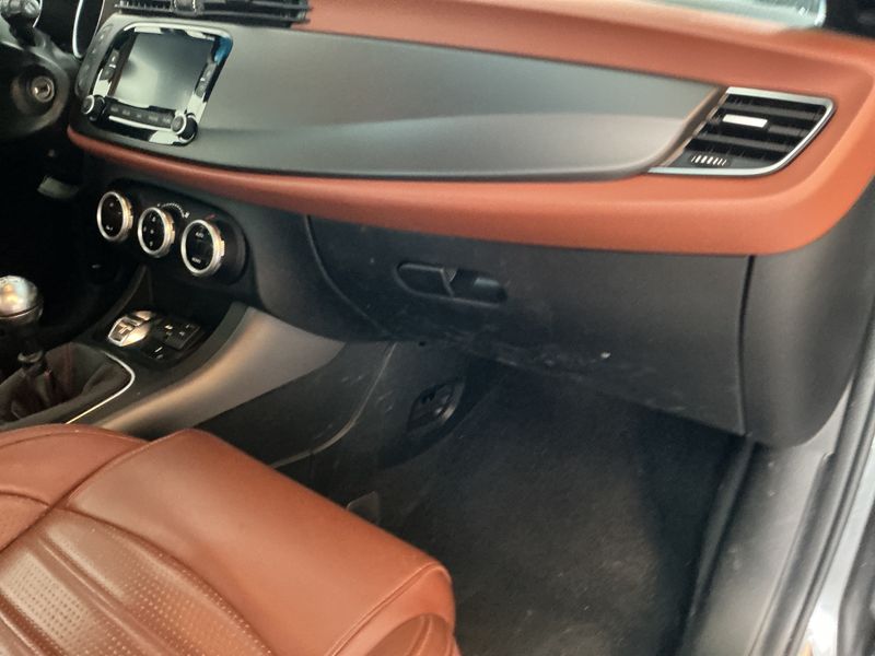 Alfa Romeo Giulietta 1.4 Turbo Turismo 2014 – снимка 24