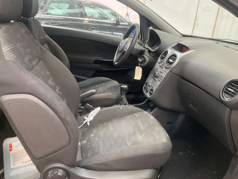 Opel Corsa 1.3 CDTI Edition 2011 – снимка 3