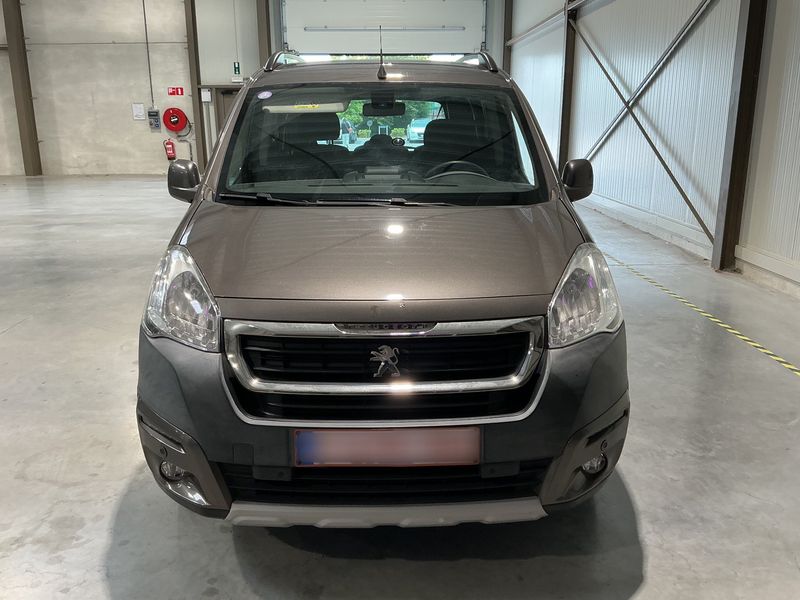Peugeot Partner 1.2 PureTech Outdoor 2016 – снимка 14