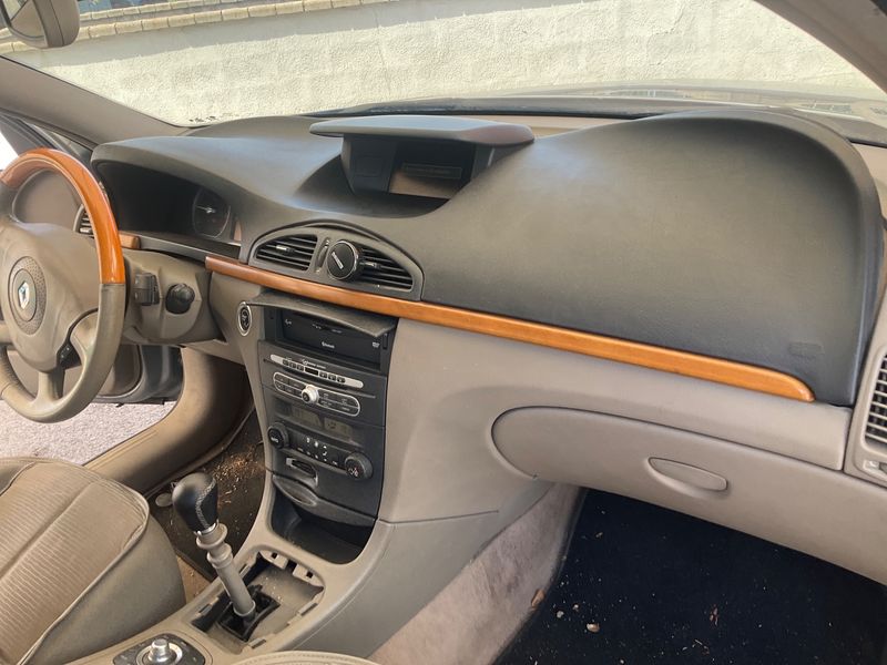 Renault Laguna 2.0 dCi Luxe Privilège 2005 – снимка 15