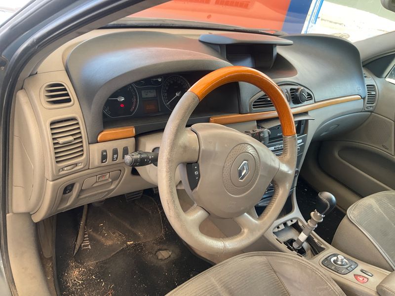 Renault Laguna 2.0 dCi Luxe Privilège 2005 – снимка 20