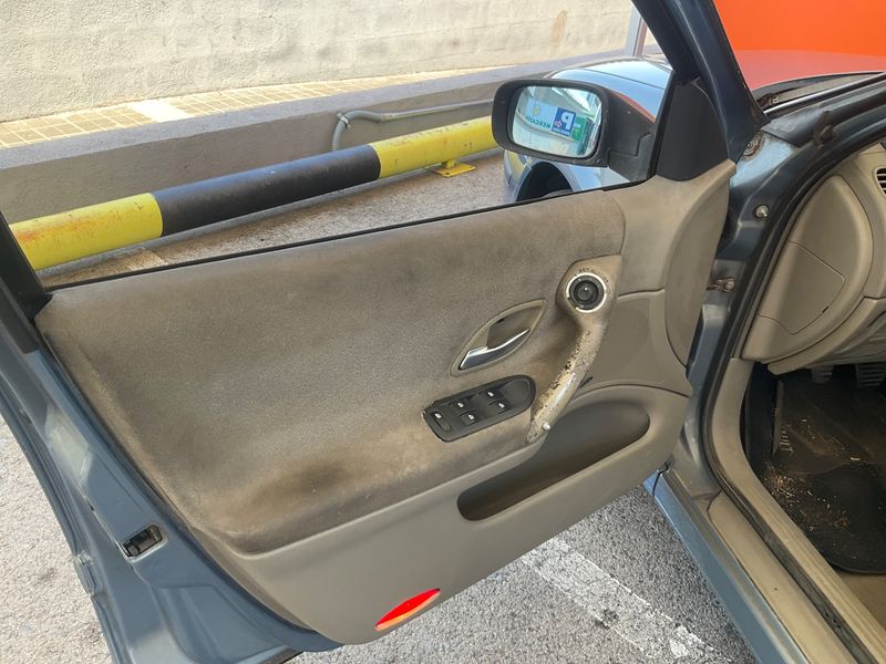 Renault Laguna 2.0 dCi Luxe Privilège 2005 – снимка 18