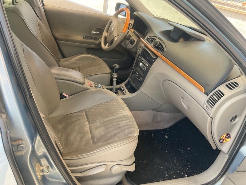 Renault Laguna 2.0 dCi Luxe Privilège 2005 – снимка 3