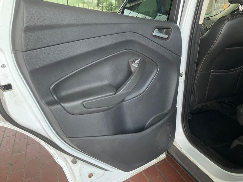 Ford Kuga 2.0 TDCi Titanium 2013 – снимка 29